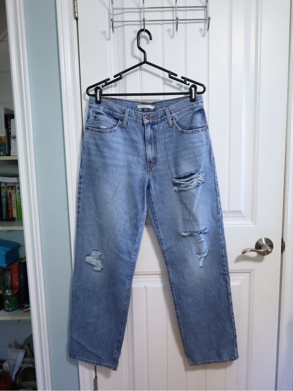 Levi’s 94’ Baggy Straight Leg Jeans Feeling Great - Medium Wash Womens Size 29 - Picture 2 of 11
